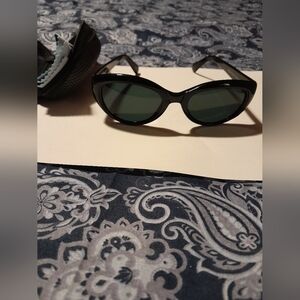 FossilStylish Black Sunglasses with case.